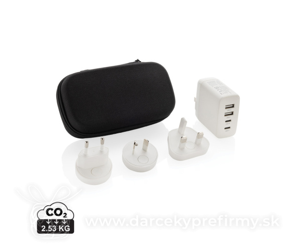 Cestovná nabíjačka TravelCharge Pro s USB C z RCS plastu