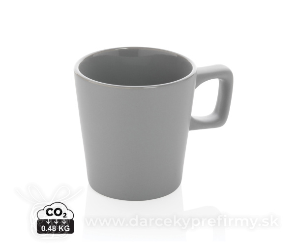 Moderný keramický hrnček na kávu